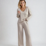 Vivienne - Set din două piese cu pantaloni drepți și top cu decolteu în V