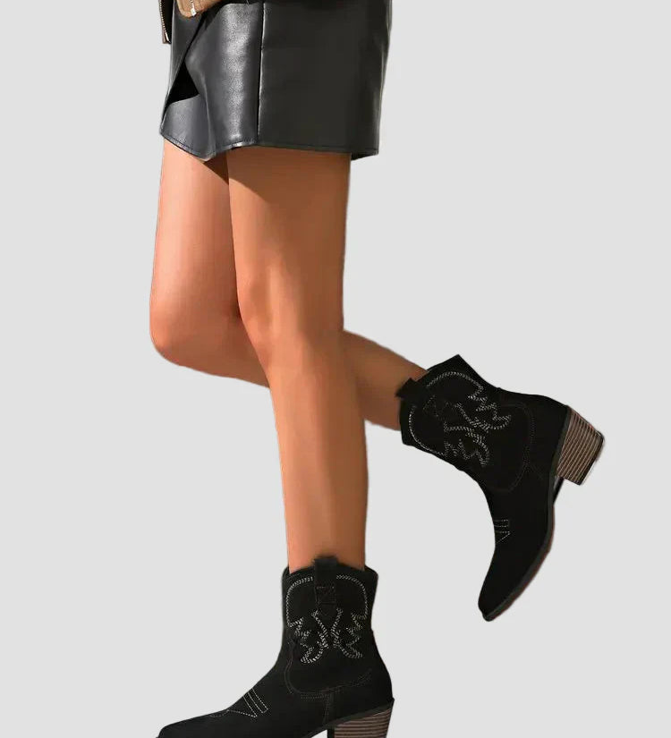Botine western brodate stilate